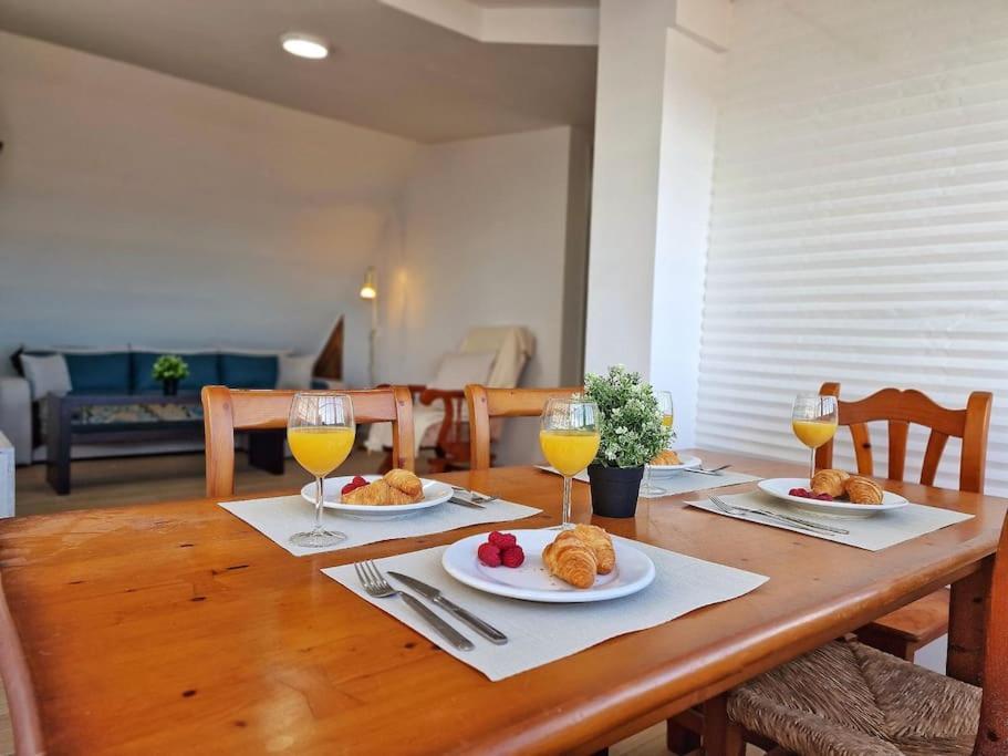 Encantador Duplex Para 6 A 1 Minuto De La Playa Benalmadena Bagian luar foto