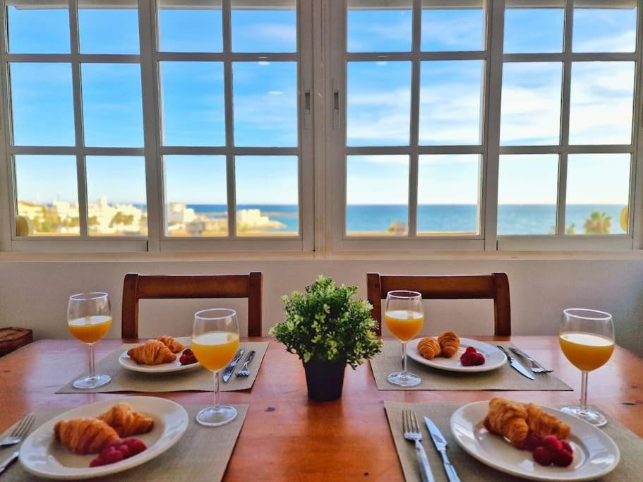 Encantador Duplex Para 6 A 1 Minuto De La Playa Benalmadena Bagian luar foto