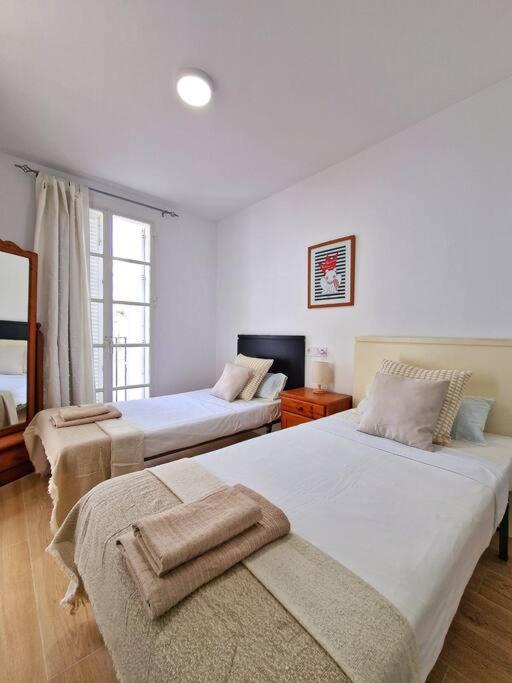 Encantador Duplex Para 6 A 1 Minuto De La Playa Benalmadena Bagian luar foto