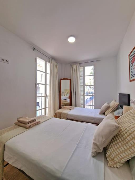 Encantador Duplex Para 6 A 1 Minuto De La Playa Benalmadena Bagian luar foto