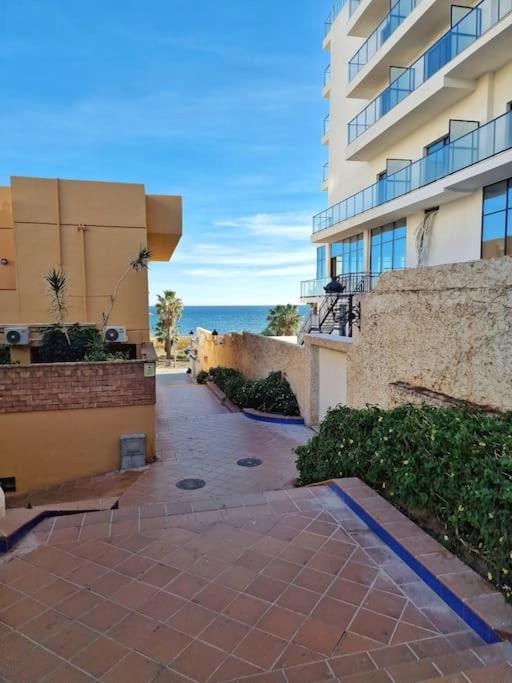 Encantador Duplex Para 6 A 1 Minuto De La Playa Benalmadena Bagian luar foto