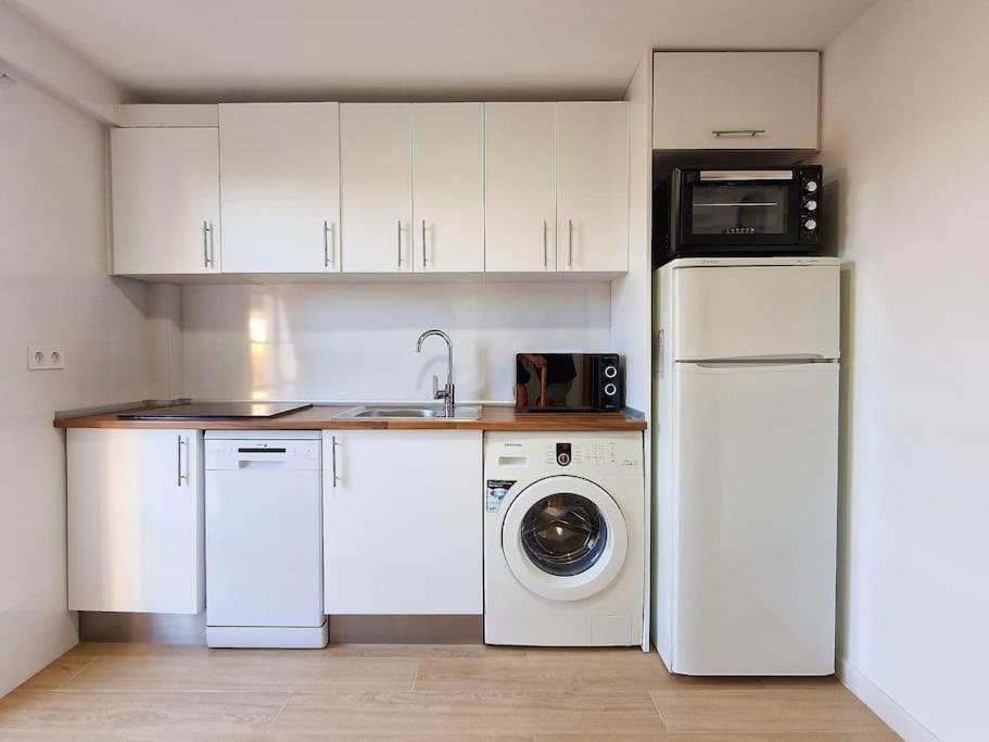 Encantador Duplex Para 6 A 1 Minuto De La Playa Benalmadena Bagian luar foto