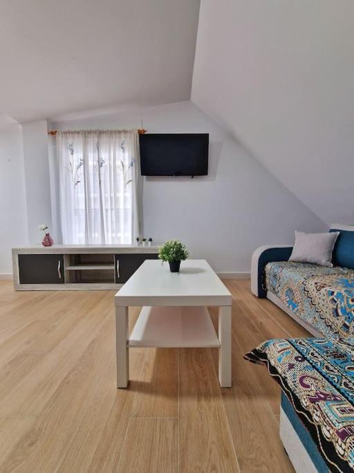 Encantador Duplex Para 6 A 1 Minuto De La Playa Benalmadena Bagian luar foto