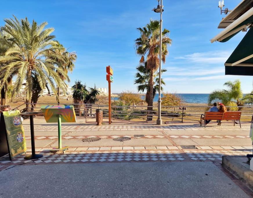 Encantador Duplex Para 6 A 1 Minuto De La Playa Benalmadena Bagian luar foto
