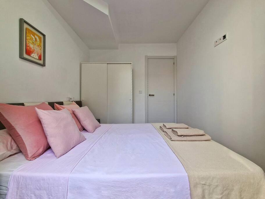 Encantador Duplex Para 6 A 1 Minuto De La Playa Benalmadena Bagian luar foto