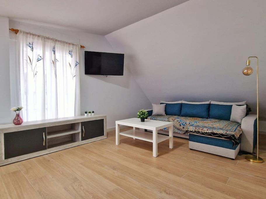 Encantador Duplex Para 6 A 1 Minuto De La Playa Benalmadena Bagian luar foto