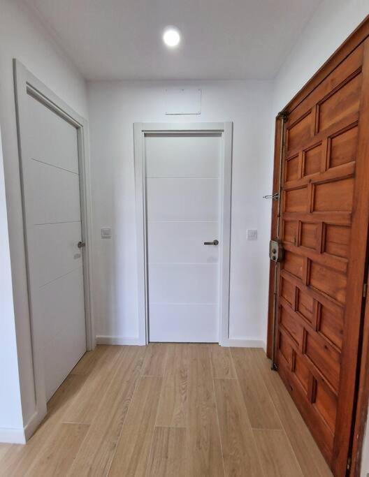 Encantador Duplex Para 6 A 1 Minuto De La Playa Benalmadena Bagian luar foto